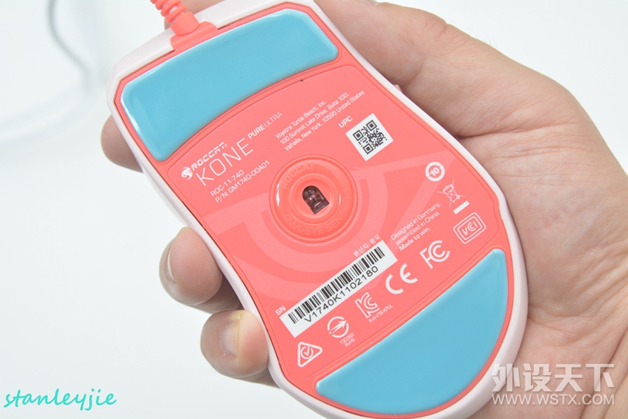 冰豹KONE PURE夜枭ULTRA轻量版游戏鼠标（珊瑚粉）评测