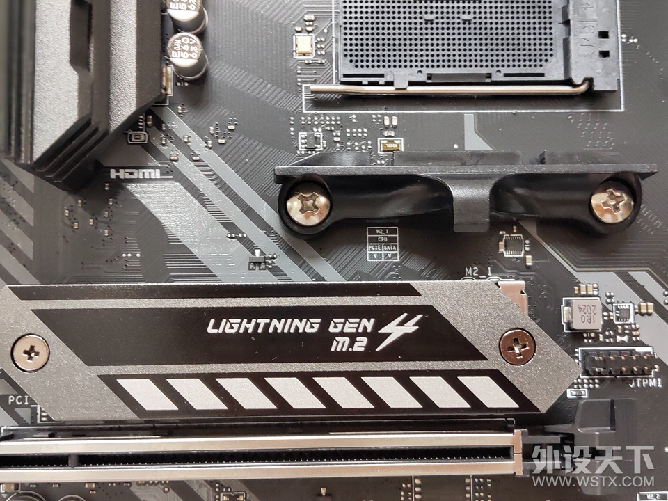 6000元级AMD平台游戏主机 3600X+MSI B550M火箭筒+5600XT 上机体验