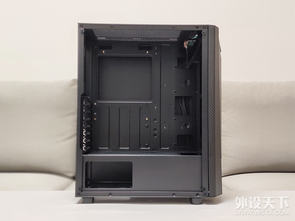 6000元级AMD平台游戏主机 3600X+MSI B550M火箭筒+5600XT 上机体验