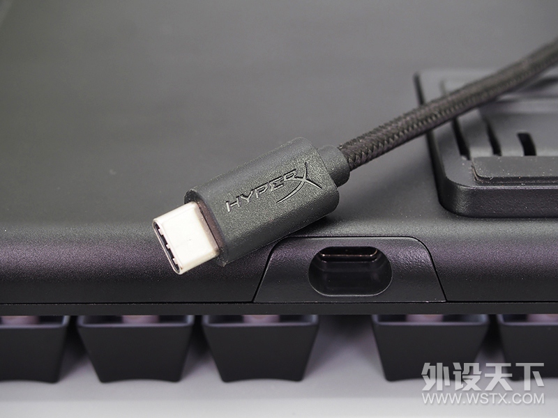 【风竹】五彩缤纷的竞技硬汉-金士顿HyperX 阿洛伊起源竞技版键盘评测