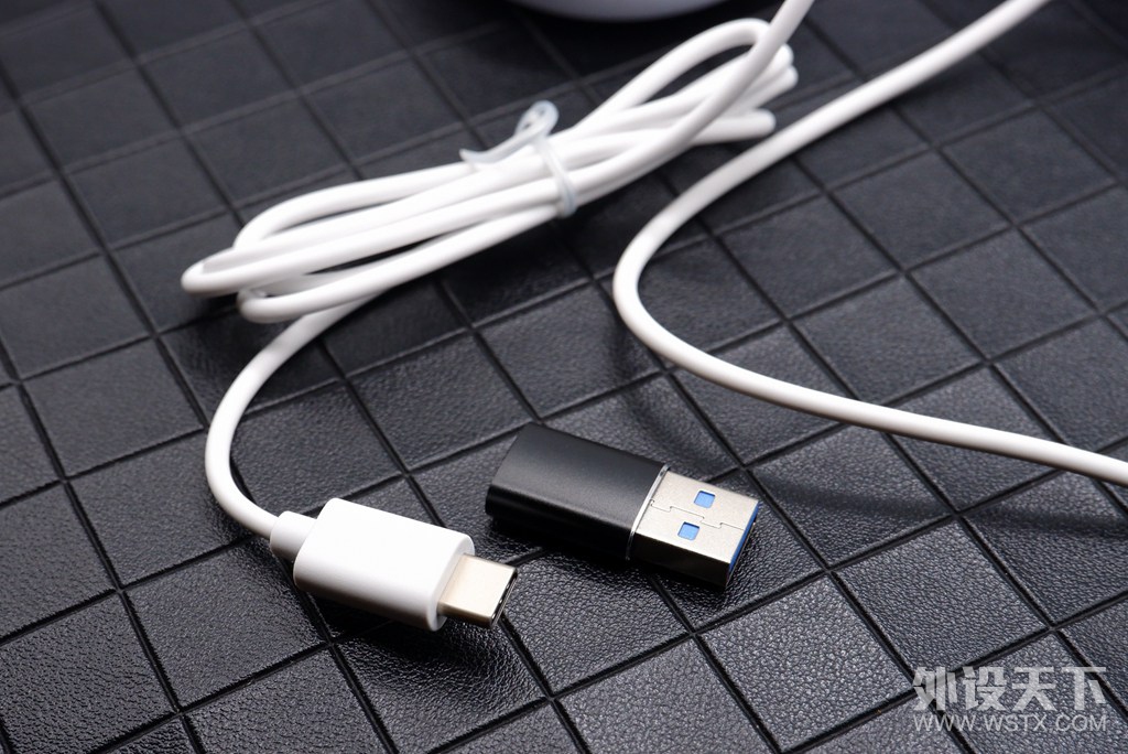 黄鹂精英E100u：轻量化设计，降噪有一套！