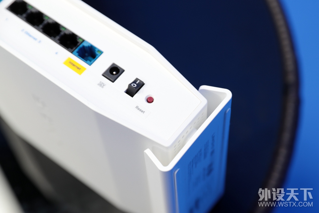 Linksys E9450路由器：高颜值实力派，轻松实现全屋覆盖