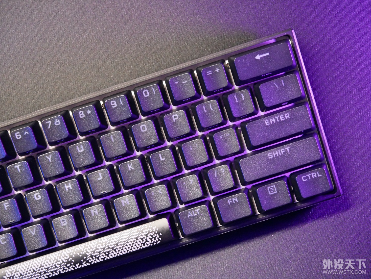 性能强劲的小钢炮——海盗船K65 RGB MINI机械键盘