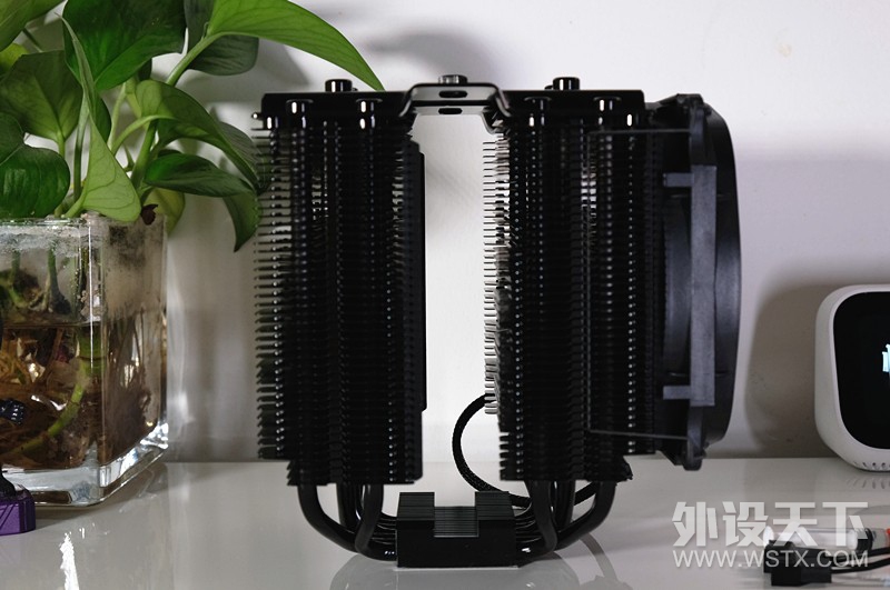顶级风冷散热器除了性能强劲以外还应具备什么素质？德商必酷DARK ROCK PRO4开箱体验