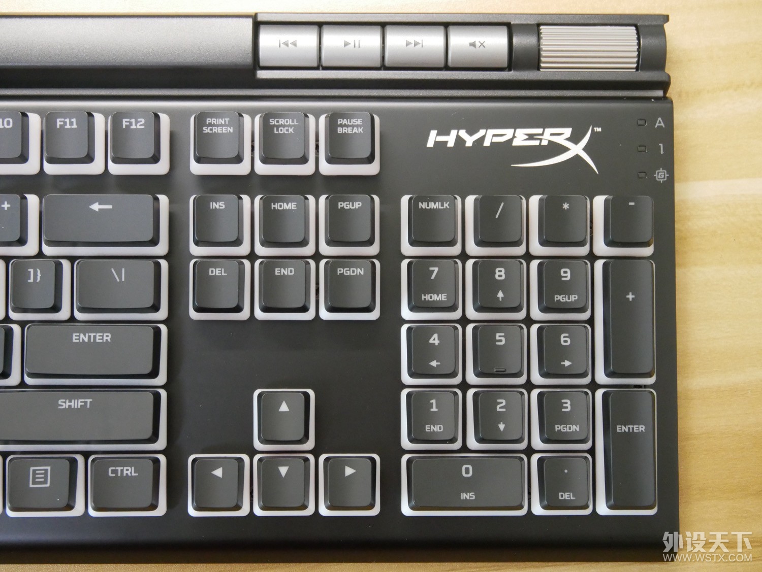 布丁键帽可以多好看——HyperX 阿洛伊精英2机械键盘