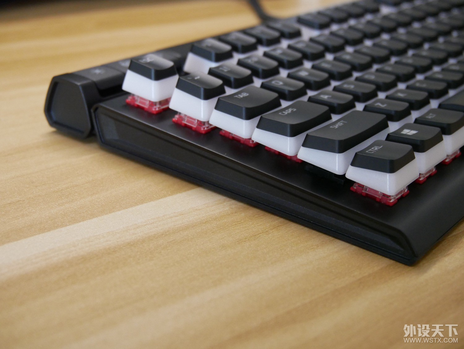 布丁键帽可以多好看——HyperX 阿洛伊精英2机械键盘