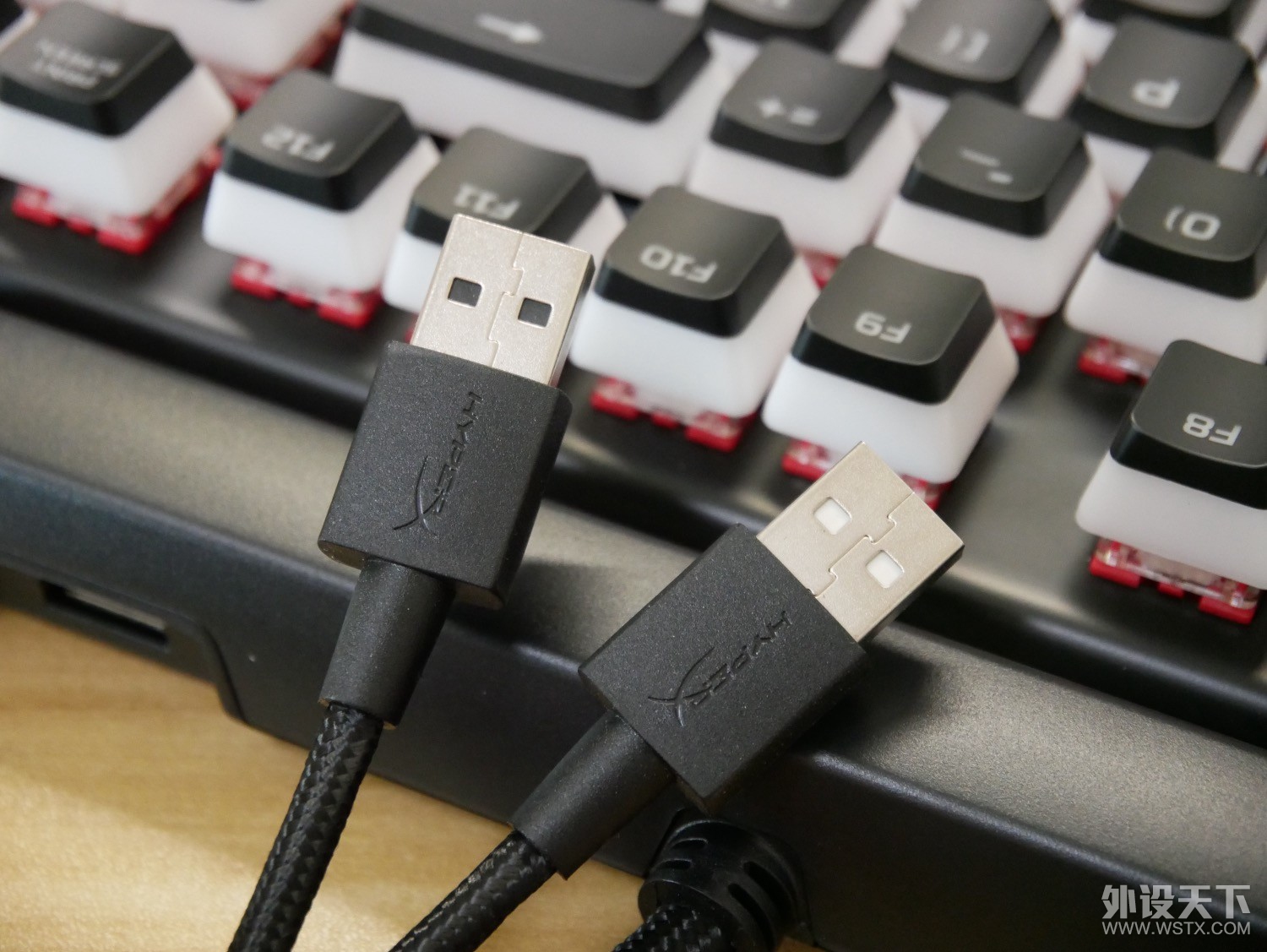 布丁键帽可以多好看——HyperX 阿洛伊精英2机械键盘