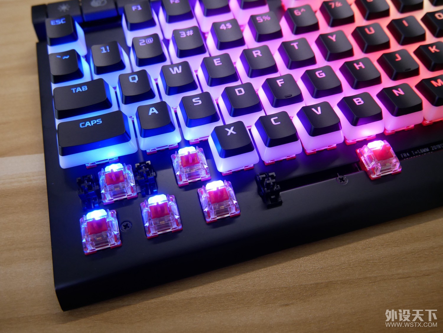 布丁键帽可以多好看——HyperX 阿洛伊精英2机械键盘