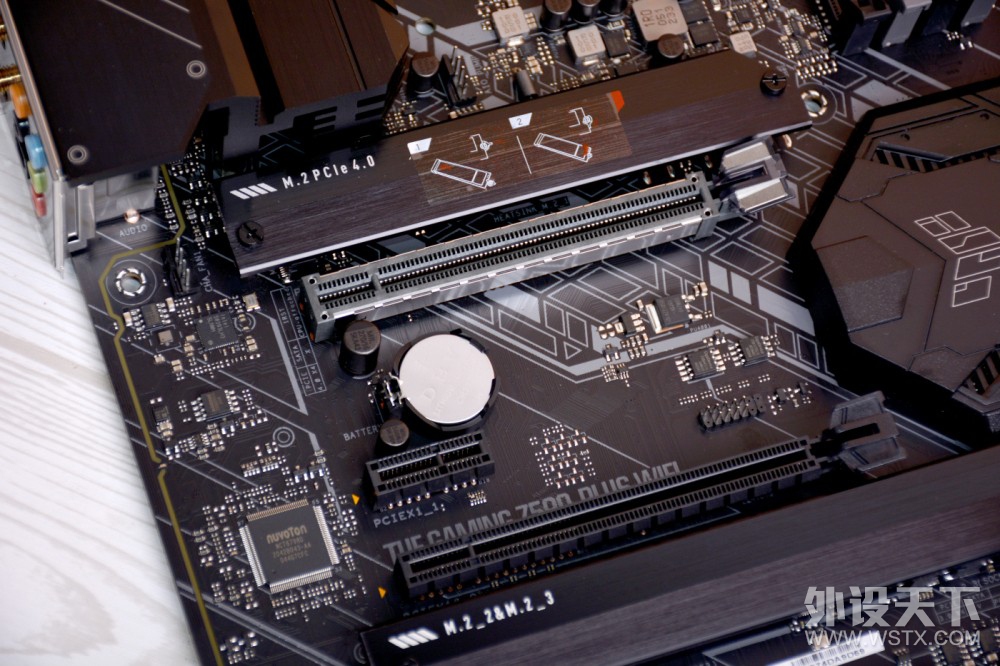 TUF Z590与GT301火枪手 RGB装机