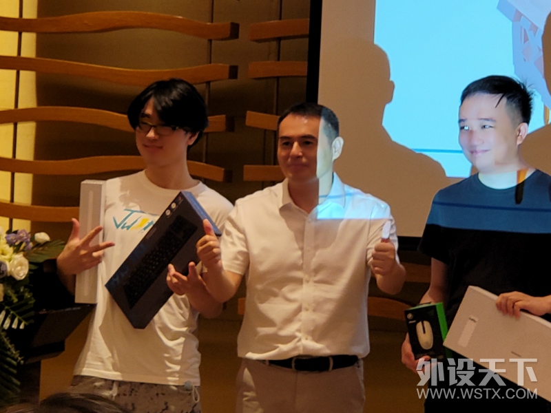 外设天下兔斯基，凯华工厂行，阳光、沙滩、轴