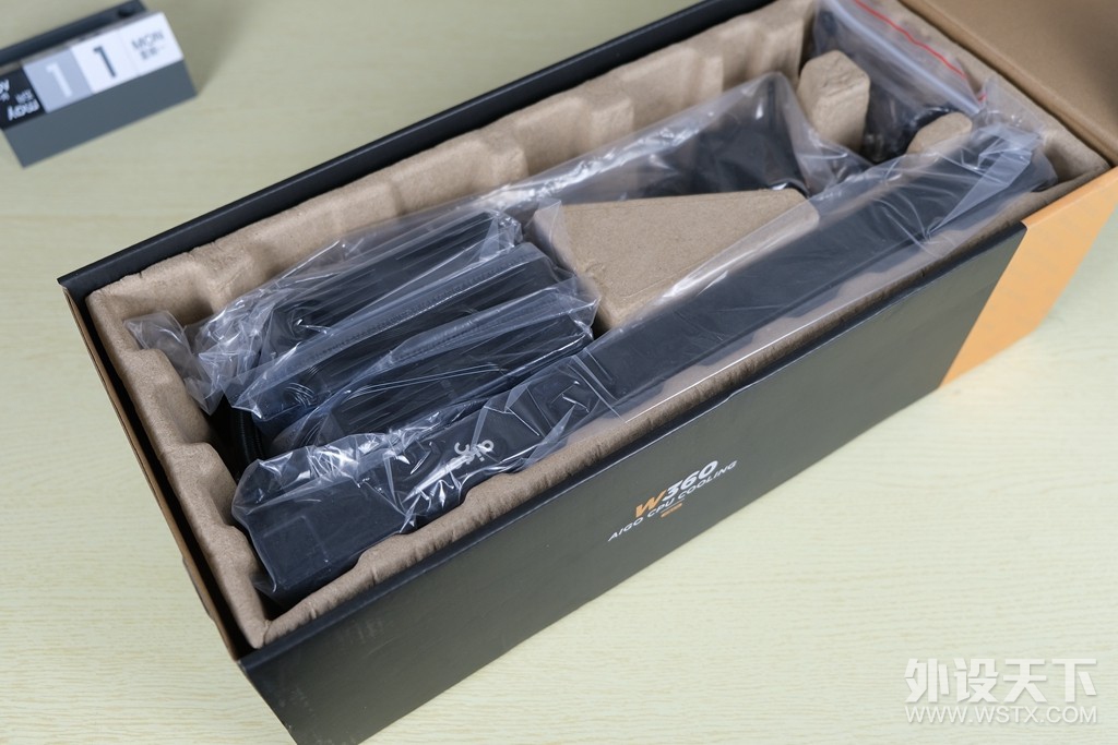 牙膏挤爆了，性能主机十二代酷睿i7-12700+B660+爱国者冰魄W360水冷装机