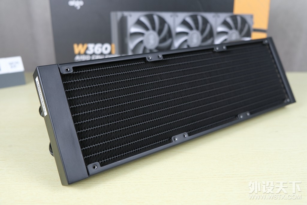 牙膏挤爆了，性能主机十二代酷睿i7-12700+B660+爱国者冰魄W360水冷装机