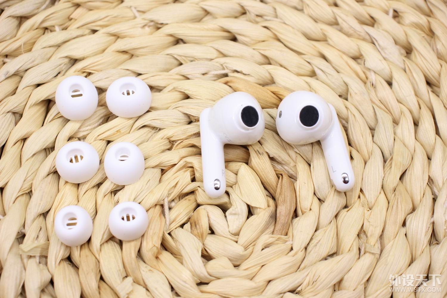 动听之声，科技之美：荣耀Earbuds 3 Pro降噪测温音质旗舰耳机评测