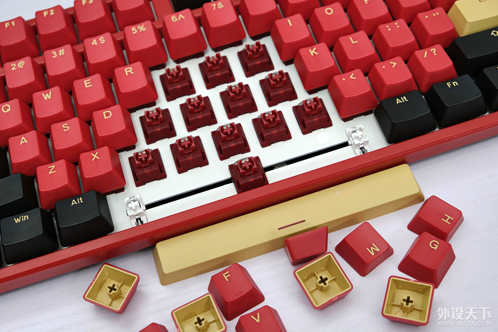 法拉利的进化形态，HELLO GANSS HS87T三模机械键盘分享