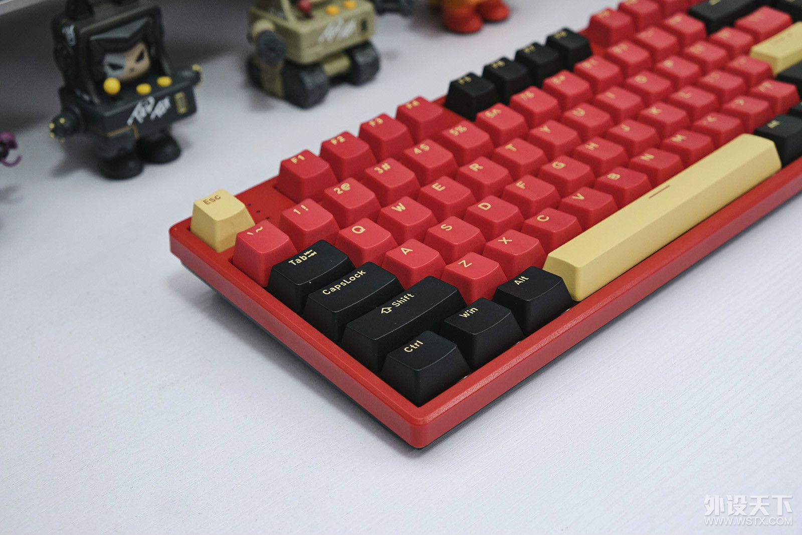 法拉利的进化形态，HELLO GANSS HS87T三模机械键盘分享