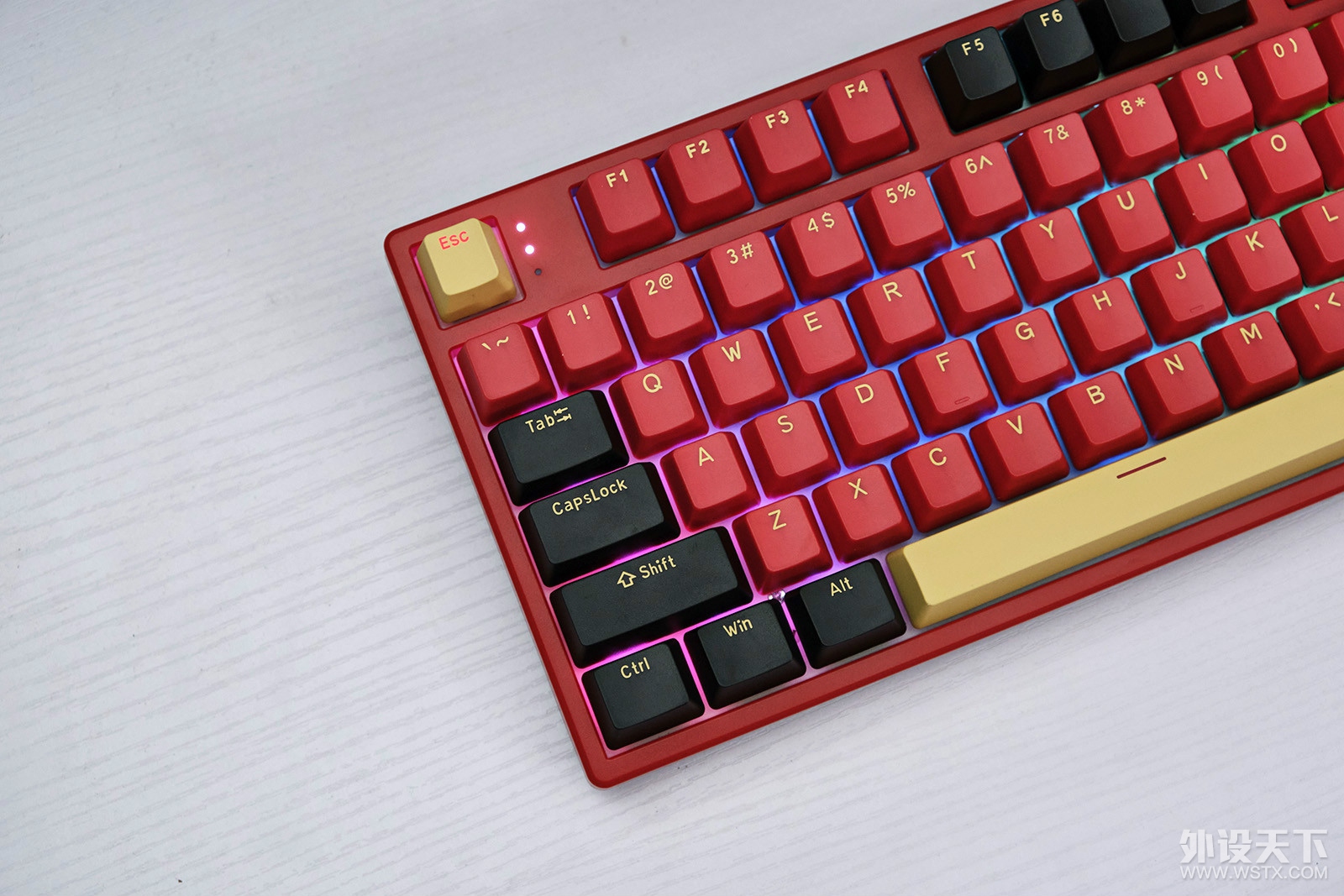 法拉利的进化形态，HELLO GANSS HS87T三模机械键盘分享