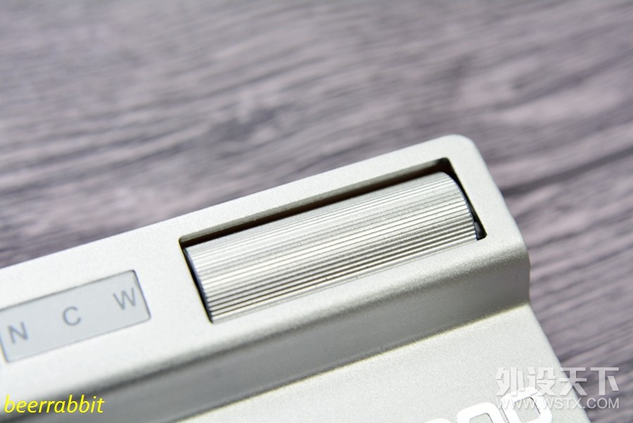 雷柏V700 DIY机械键盘：全尺寸、RGB、热插拔、厂润卫星轴