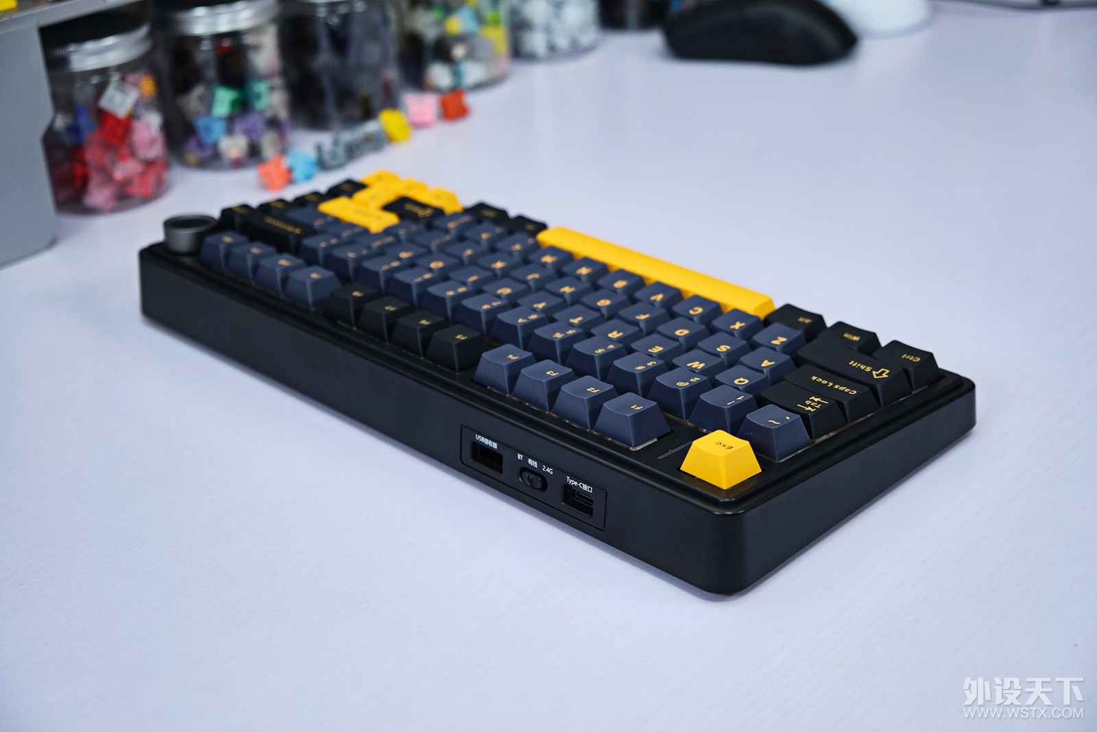 堆料和内卷的主旋律新品，狼蛛F75三模机械键盘分享