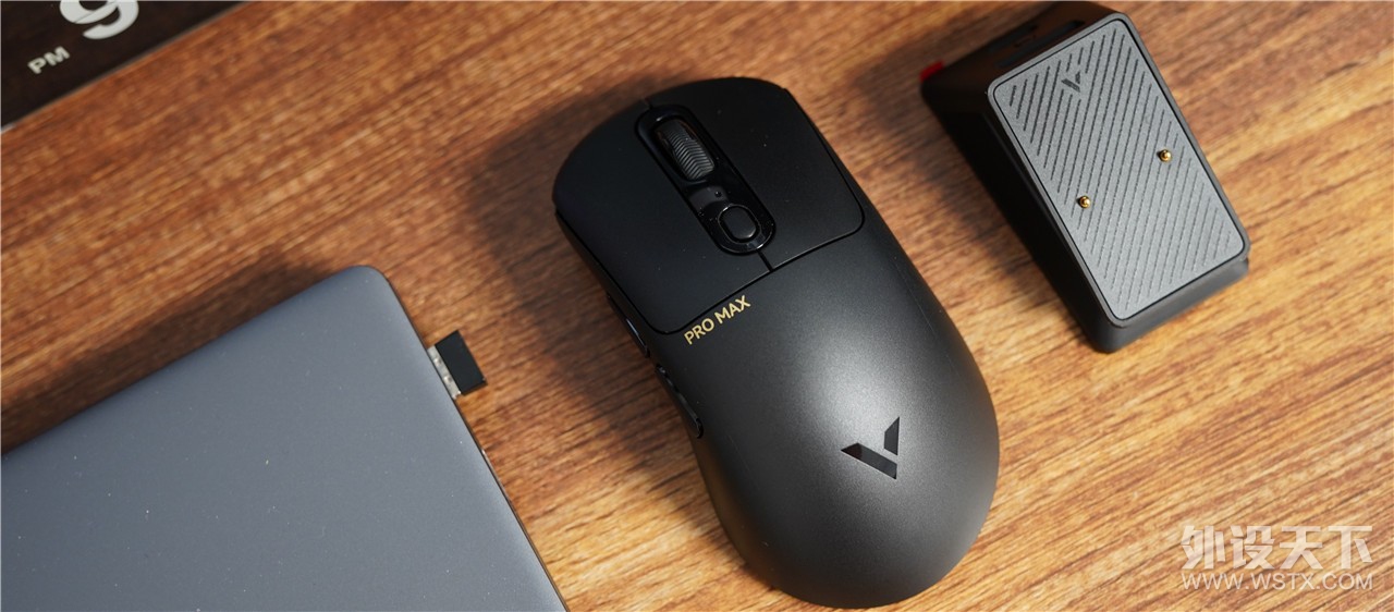 雷柏VT3PRO MAX搭配P5触点充电底座畅玩游戏无拘无束