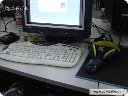 LaiXiLaiXi的MX510鼠标和白色的
