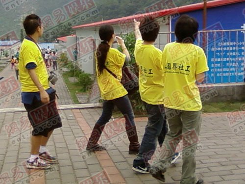 阿娇低调当义工