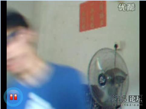 　被喷到了。。