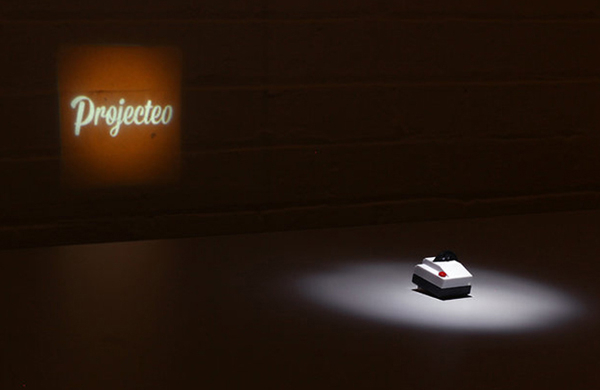 ӢʦƳдС΢ͶӰProjecteo
