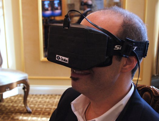 Oculus RiftCES 2013 ͷʾɽϷ