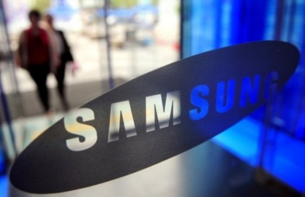 ������ Galaxy S IV 4��15������ ֧�����߳��