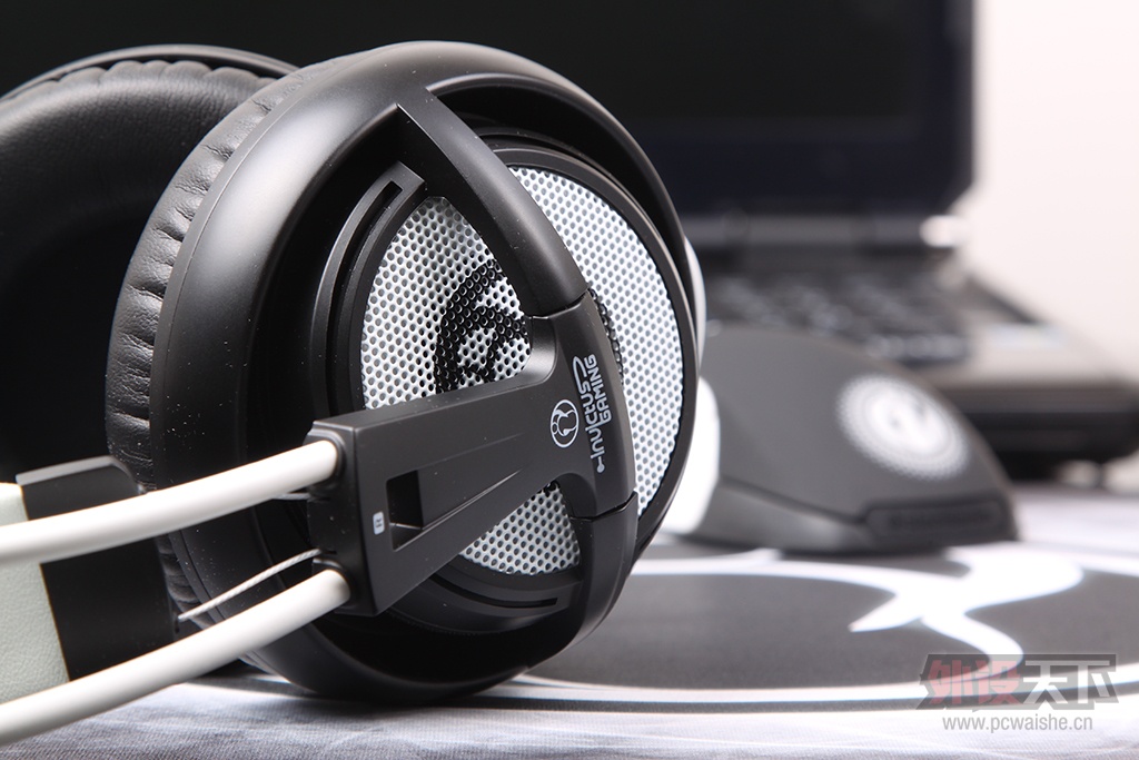 SteelSeries v2