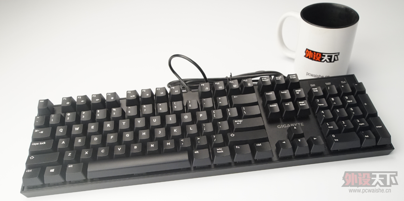 GIGABYTE FORCE K83е
